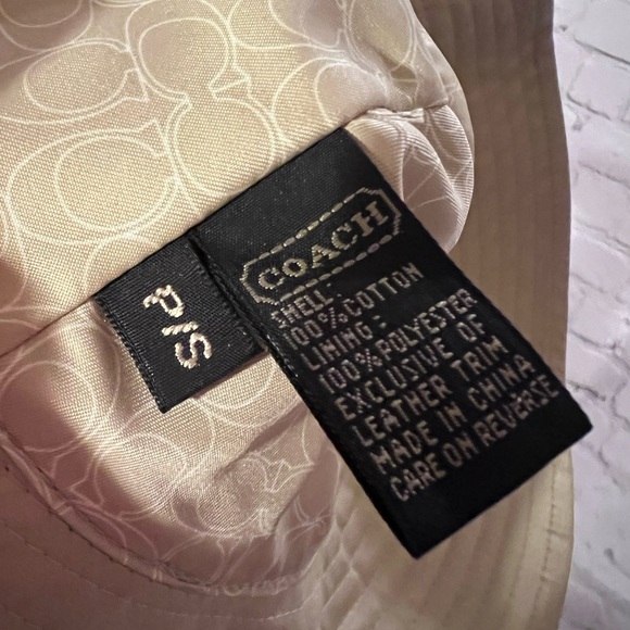 Coach pink bucket hat with cream trim, size small.  NWOT. - Picture 4 of 4